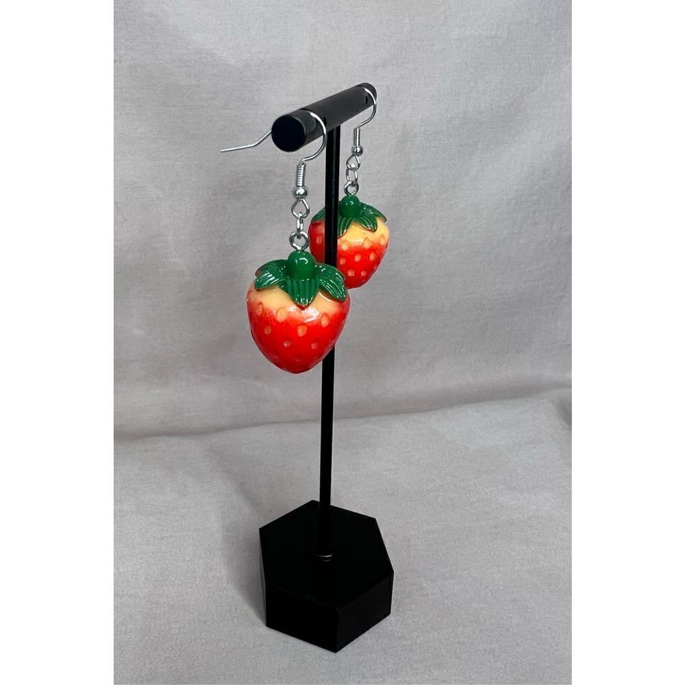 NWT Handmade Fun Strawberry Dangly Food Earrings - Picture 3 of 3